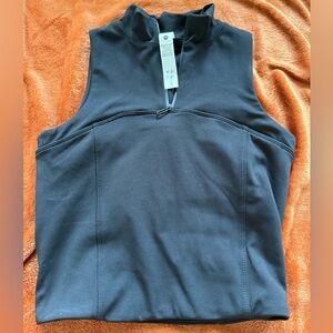 Good hinge  Black Sleeveless Women's Top